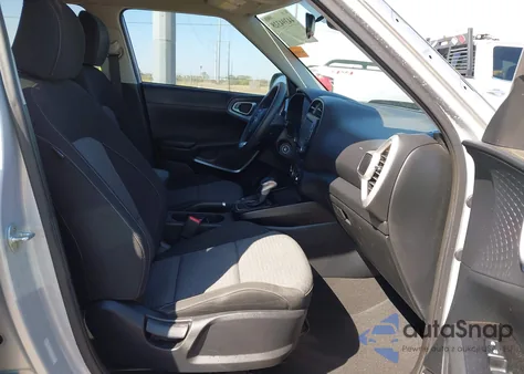 2021 Kia Soul S z USA, uszkodzony, nr VIN KNDJ23AU2M7795650